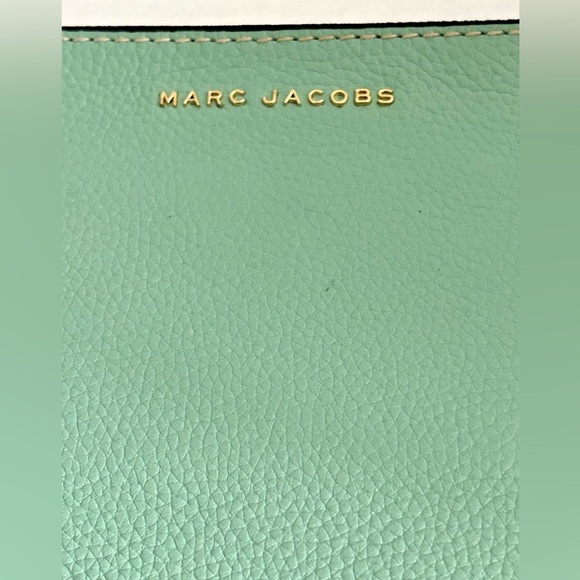 Marc Jacobs Teal Light Green Leather Zipper Clutch Pouch with Gold Lock 9"x6" - Picture 3 of 7